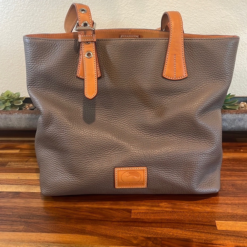 Dooney & Bourke tote bag